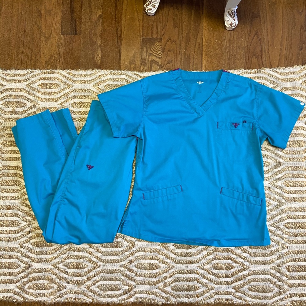 Med Couture scrub set! Great condition!